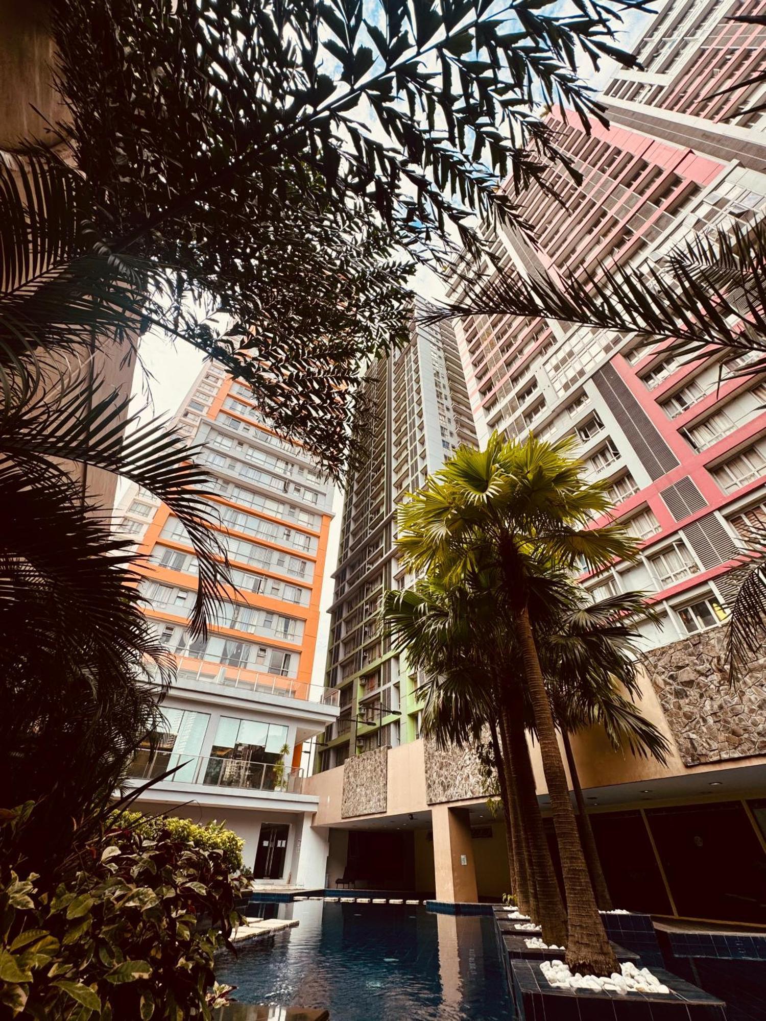 Cozy Unit With Free Access To Fitness Centre, Swimming Pool And Stunning View Located Near The Cbd Of Ortigas, Makati, Bgc