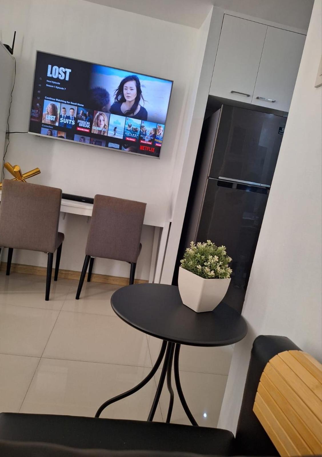 Apartment Cozy Unit With Free Access To Fitness Centre, Swimming Pool And Stunning View Located Near The Cbd Of Ortigas, Makati, Bgc *