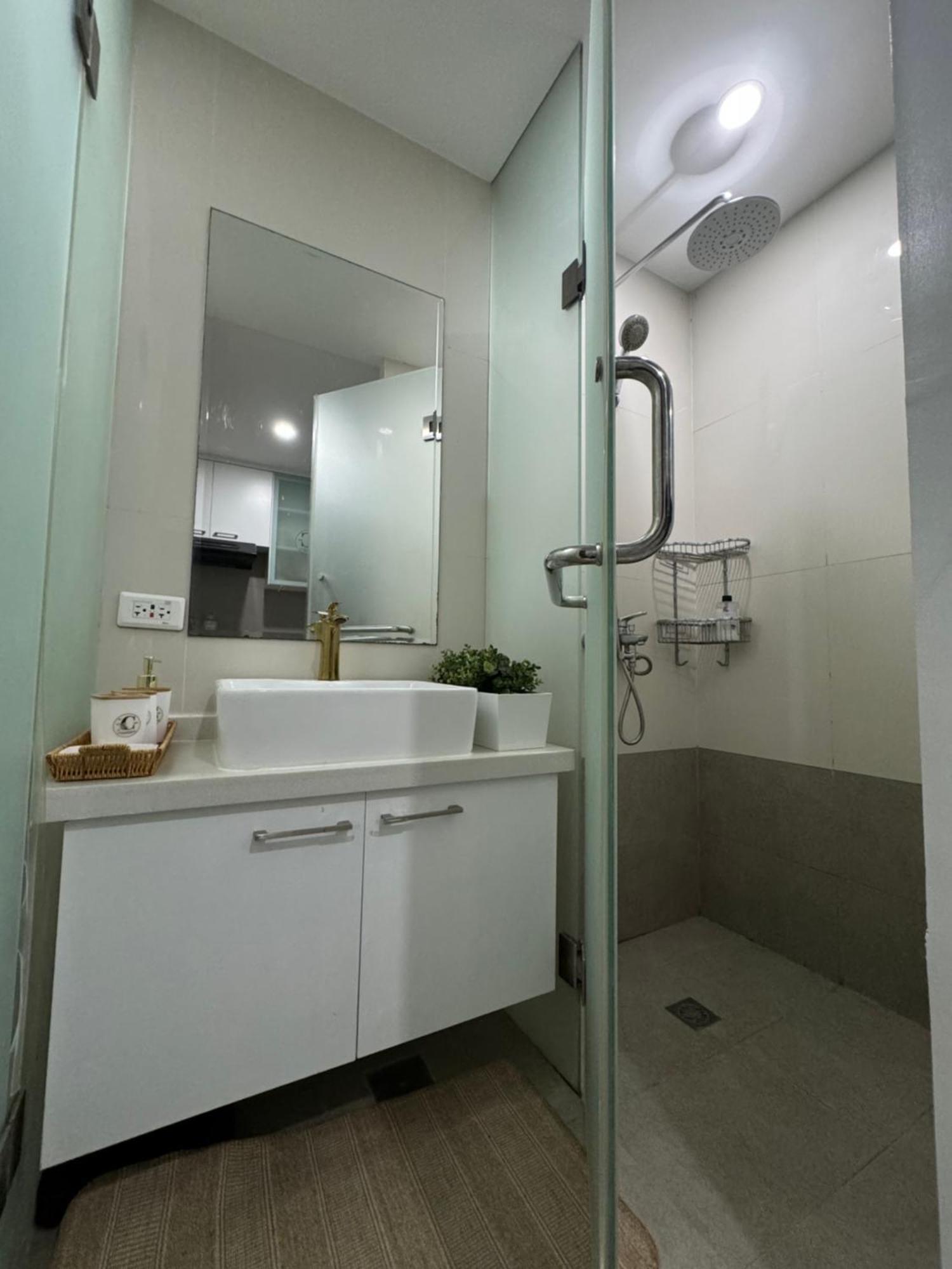 Cozy Unit With Free Access To Fitness Centre, Swimming Pool And Stunning View Located Near The Cbd Of Ortigas, Makati, Bgc Manila